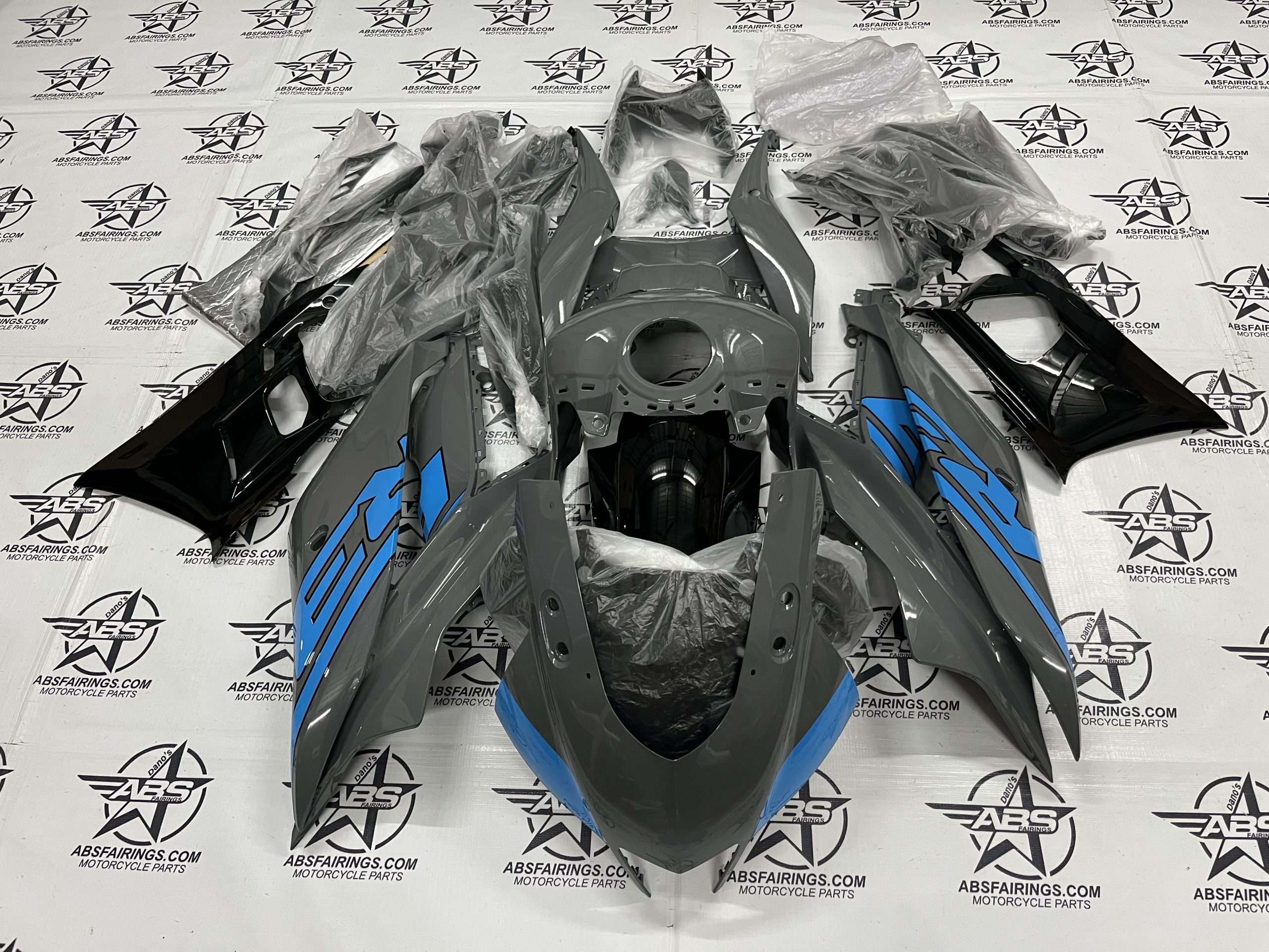 Concrete Grey and Light Blue - 2019 to 2023 Yamaha YZF R3 Questions & Answers
