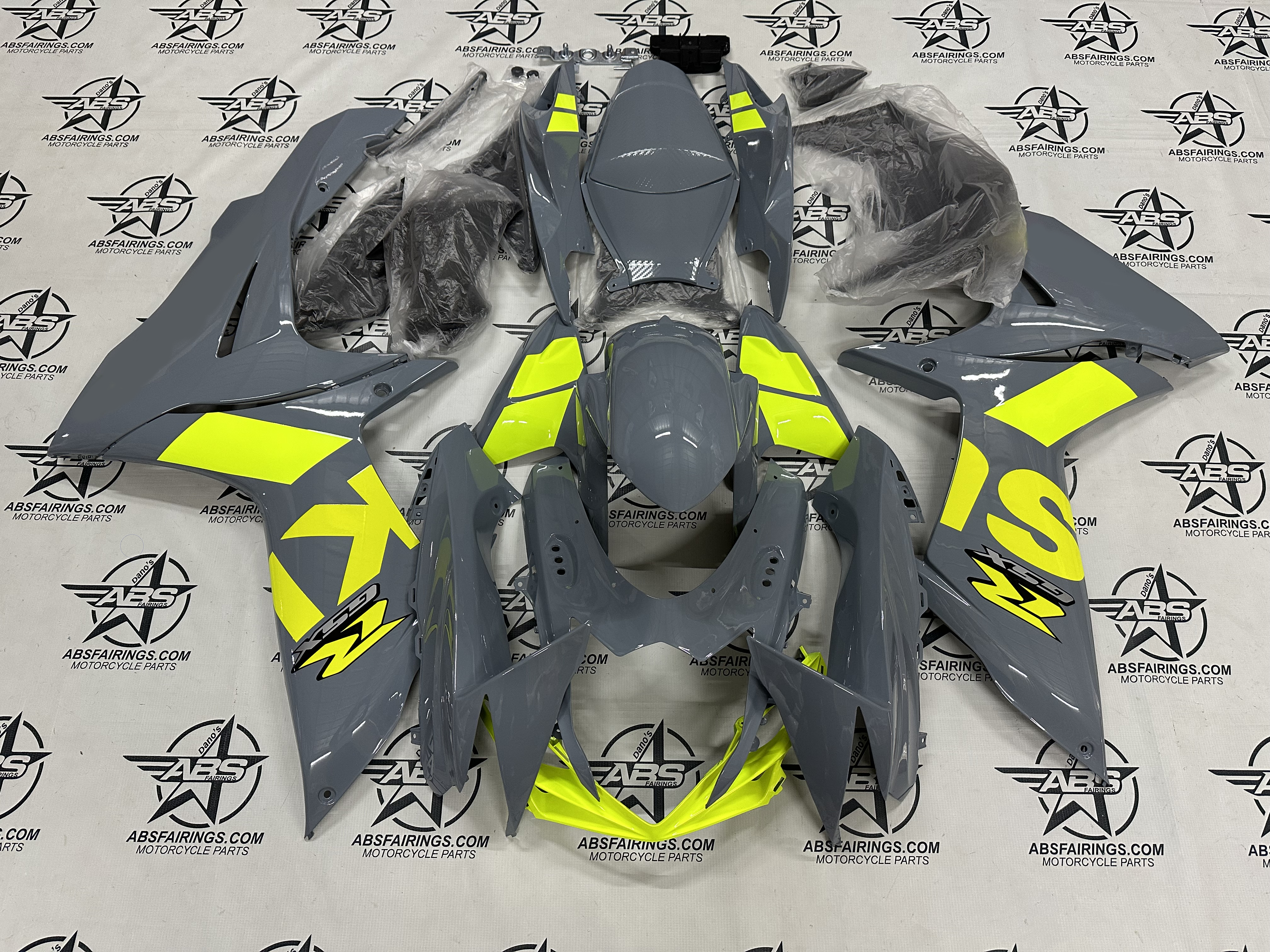 Concrete Grey and Shocker Yellow Racing Style - 2011 to 2025 GSXR 600/750 Questions & Answers